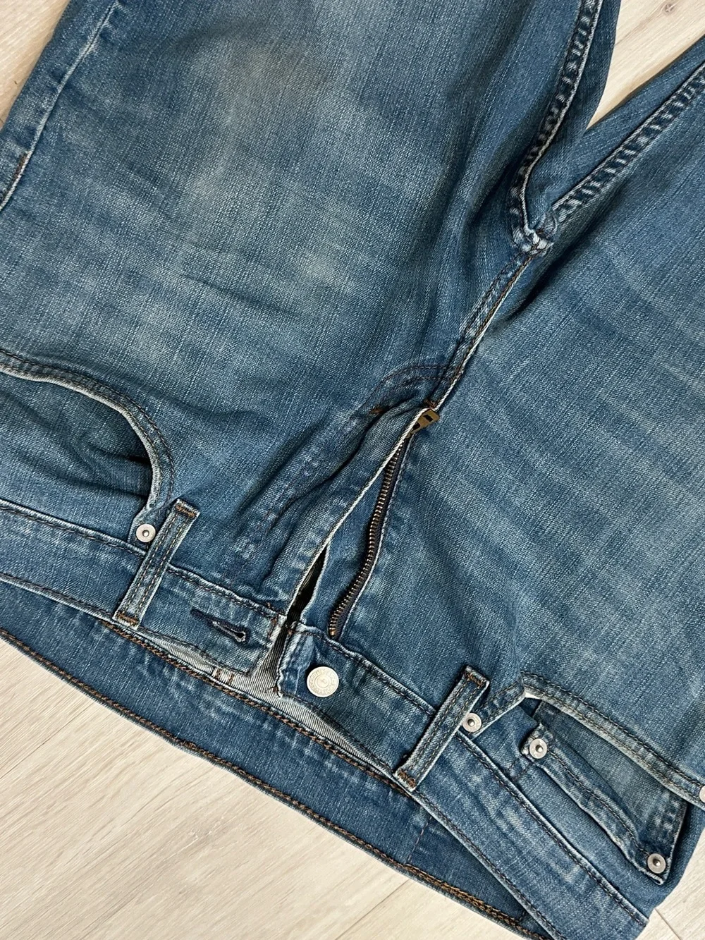 Levi's Men's Slim Straight Jeans - Medium Blue Wash